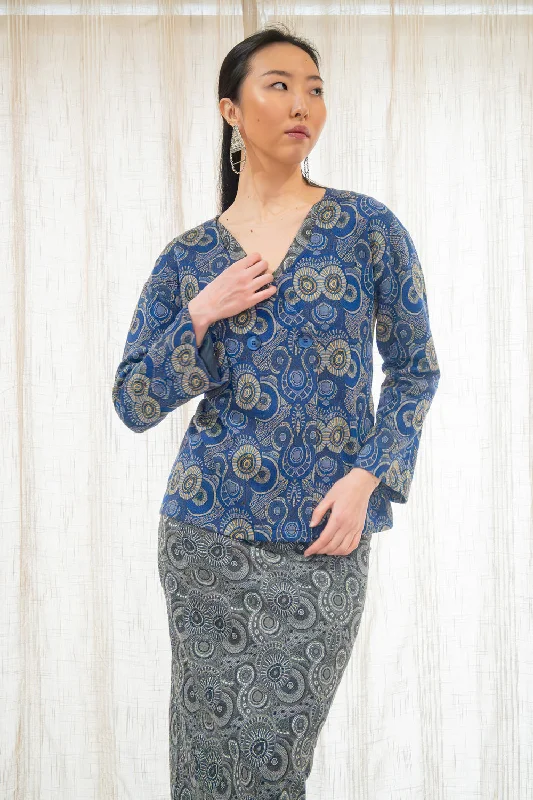 Kahindo Blue Cairo V-neck Cardigan with long sleeves Cable Knit Ribbed Knit Lace Knit